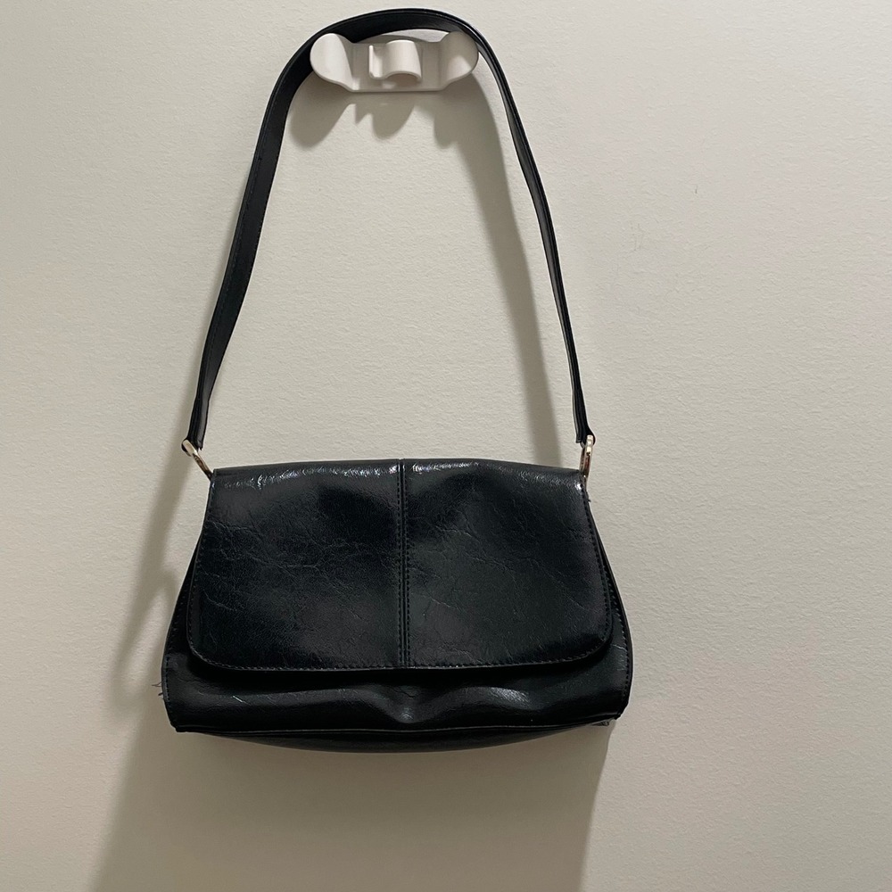 Liz Claiborne Black Faux Leather Shoulder Bag Minimalist Y2K Baguette Flap Bag